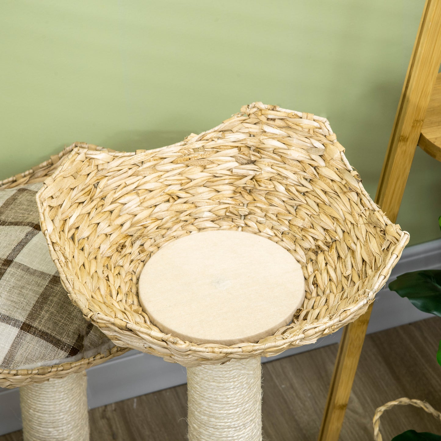 PawHut Árbol Rascador para Gatos Altura 75 cm Torre para Gatos con 3 Camas de Totora Cojines y Postes de Sisal 56x56x75 cm Natural