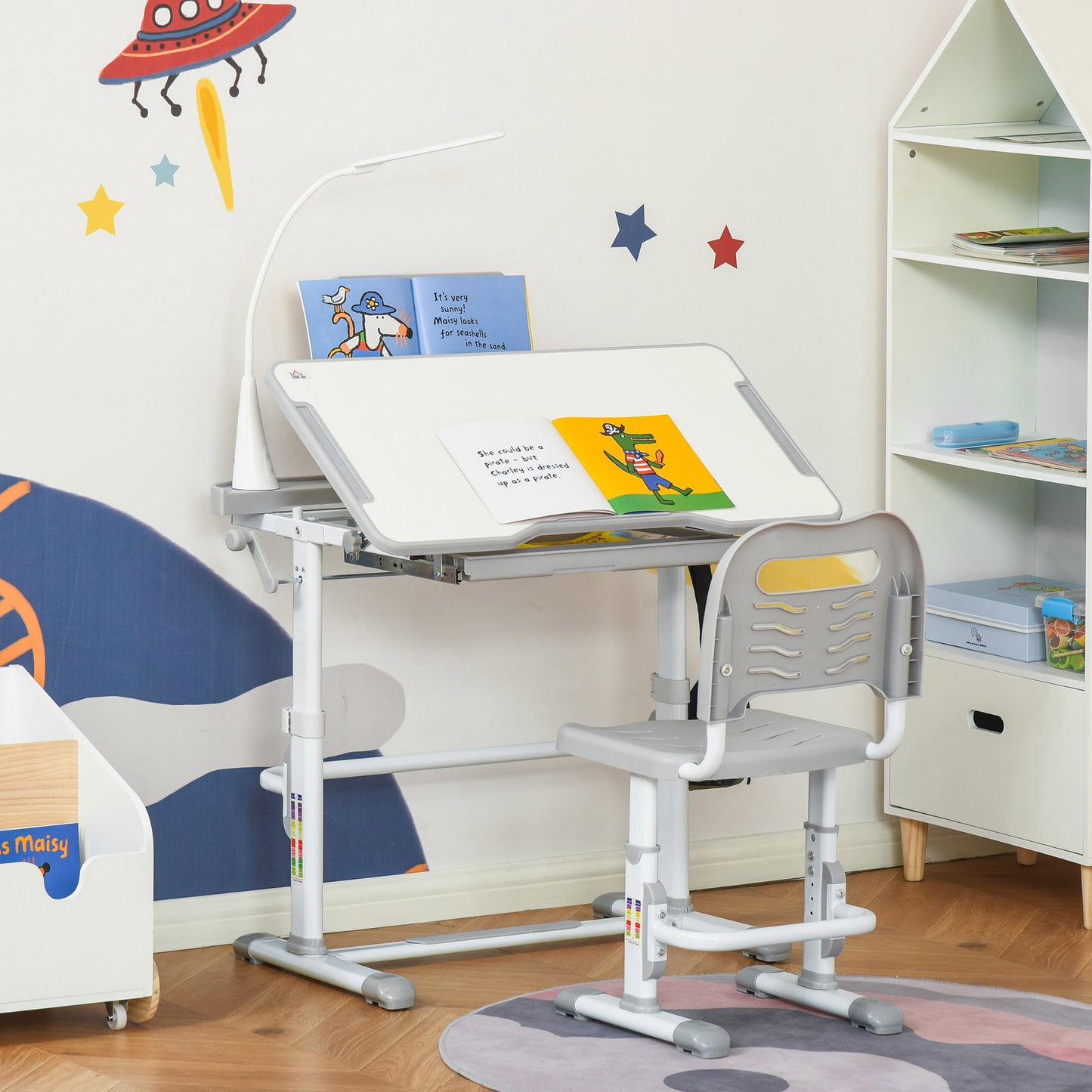 HOMCOM Juego de Escritorio y Silla para Niños de +6 Años Pupitre Infantil con Altura Ajustable Mesa Inclinable Cajón Lámpara LED y Portalápices 80x49,5x82-104 cm y 35,5x43,5x63-73 cm Gris