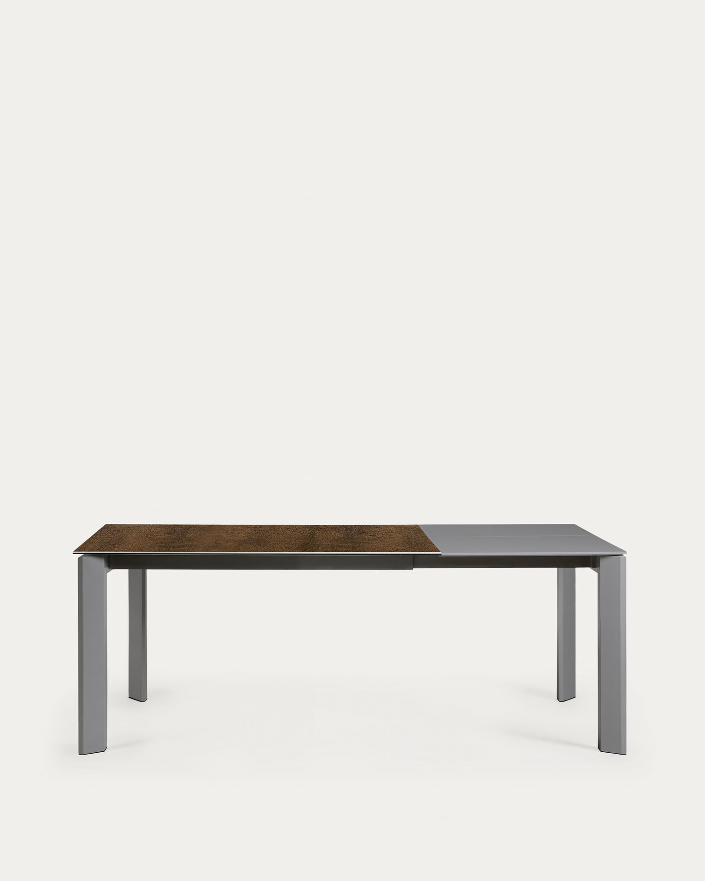 Mesa extensible Axis porcelánico acabado Iron Corten y patas acero gris oscuro 140 (200) cm