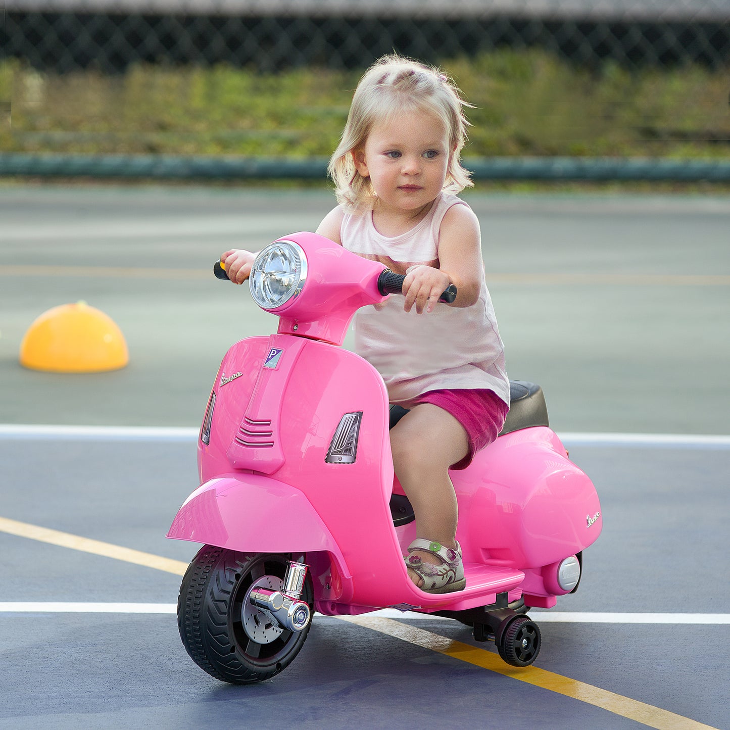 HOMCOM Moto Eléctrica Vespa para Niños de 18-36 Meses Moto de Batería 6V con Faro Bocina y 4 Ruedas Motocicleta Infantil con Licencia 66,5x38x52 cm Rosa