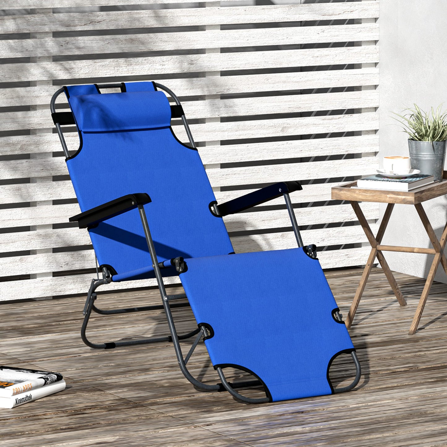 Outsunny Tumbona Reclinable y Plegable Silla de Playa Tumbona Relax Plegable con Respaldo Ajustable Reposabrazos Almohada y Reposapiés para Jardín Balcón Carga 136 kg 135x60x89 cm Azul