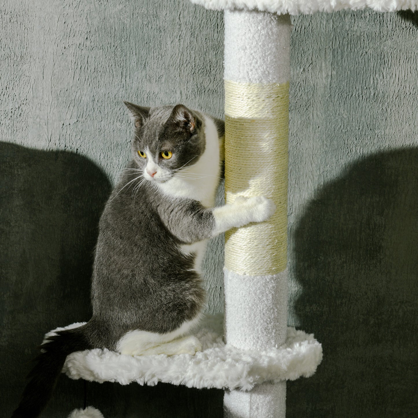 PawHut Árbol para Gatos de Suelo a Techo de 225-255 cm Torre para Gatos de Suelo a Techo Ajustable en Altura con 3 Plataforma de Forma de Nube Postes Rascadores y 2 Bolas 48x32x225-255 cm Blanco