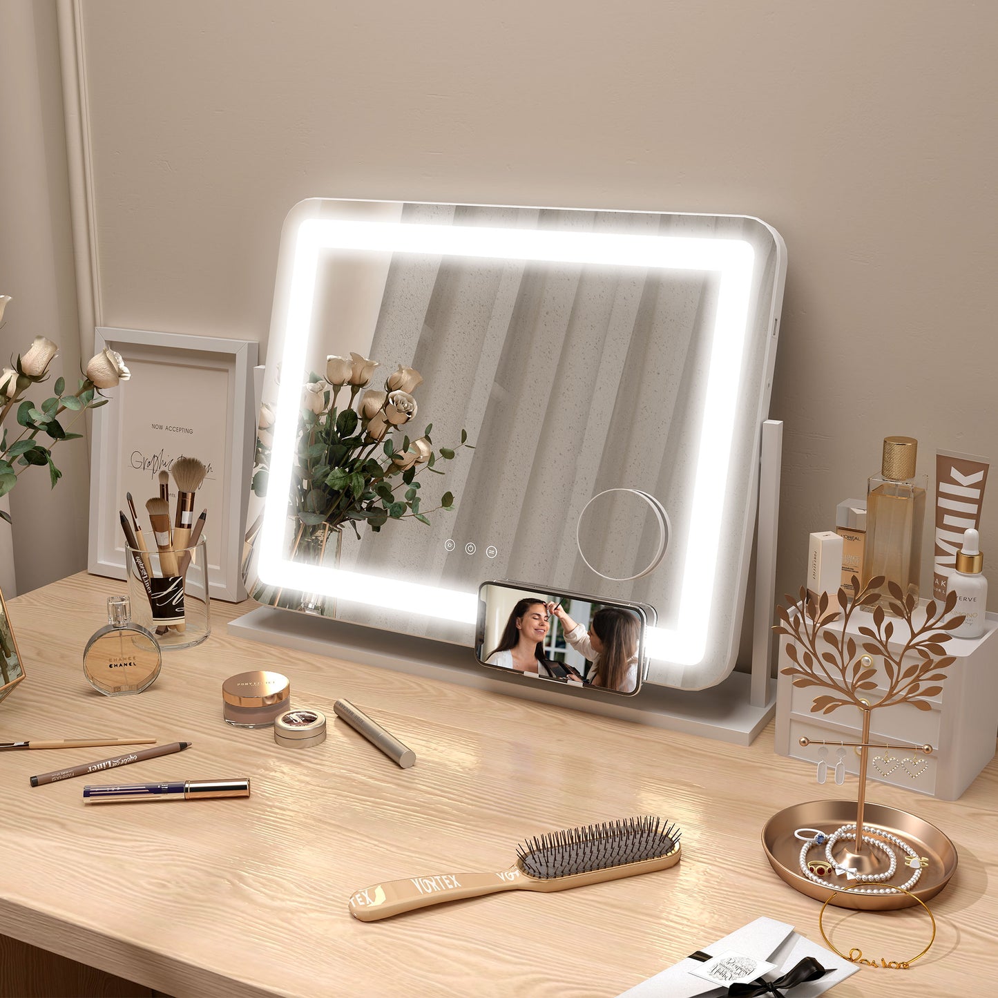 HOMCOM Espejo Maquillaje con Luz Espejo Tocador Giratorio 58x46 cm con 3 Modos de Iluminación Ajustables Interruptor Táctil Espejo de Aumento y Puerto USB Blanco