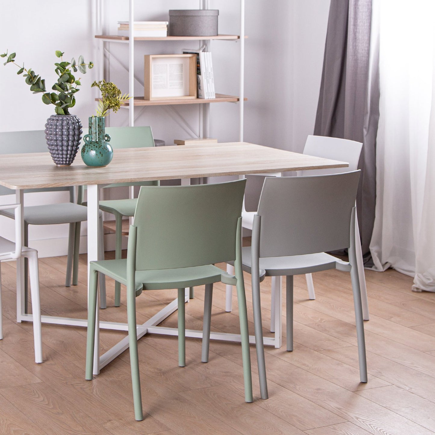 Silla de comedor en polipropileno gris Jeven -  Klast