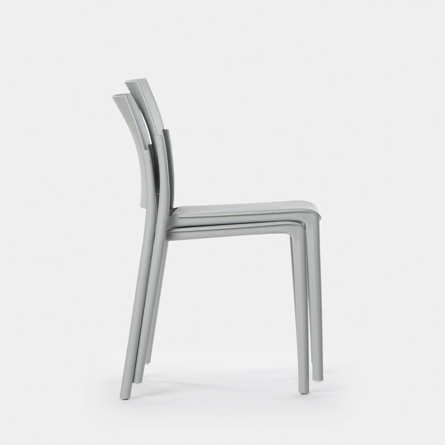 Silla de comedor en polipropileno gris Jeven -  Klast