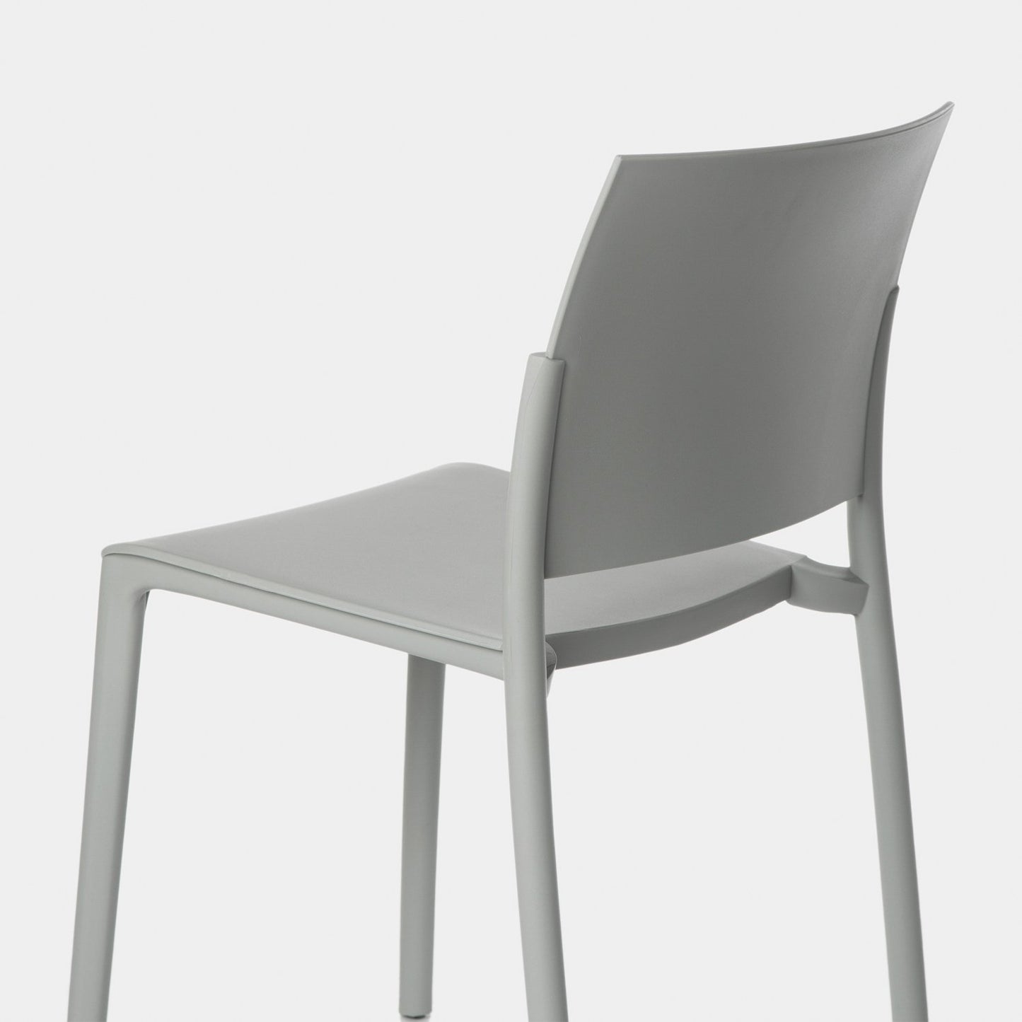 Silla de comedor en polipropileno gris Jeven -  Klast