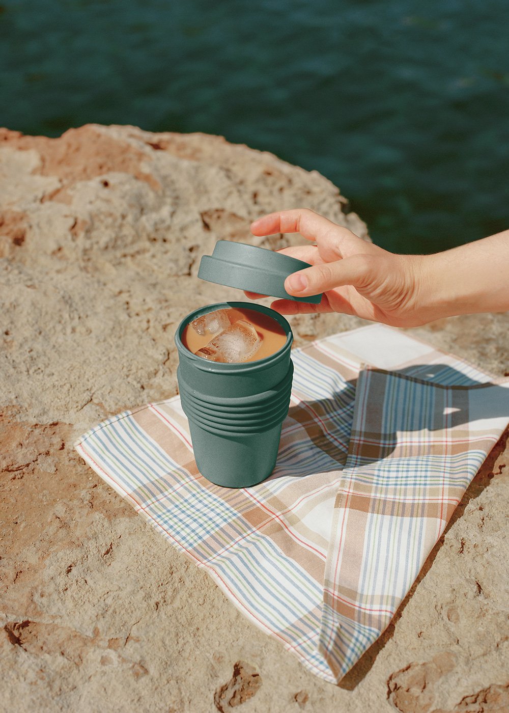 KITCHENWARE OUTDOOR ECO - Vaso con tapa para café de material reciclado