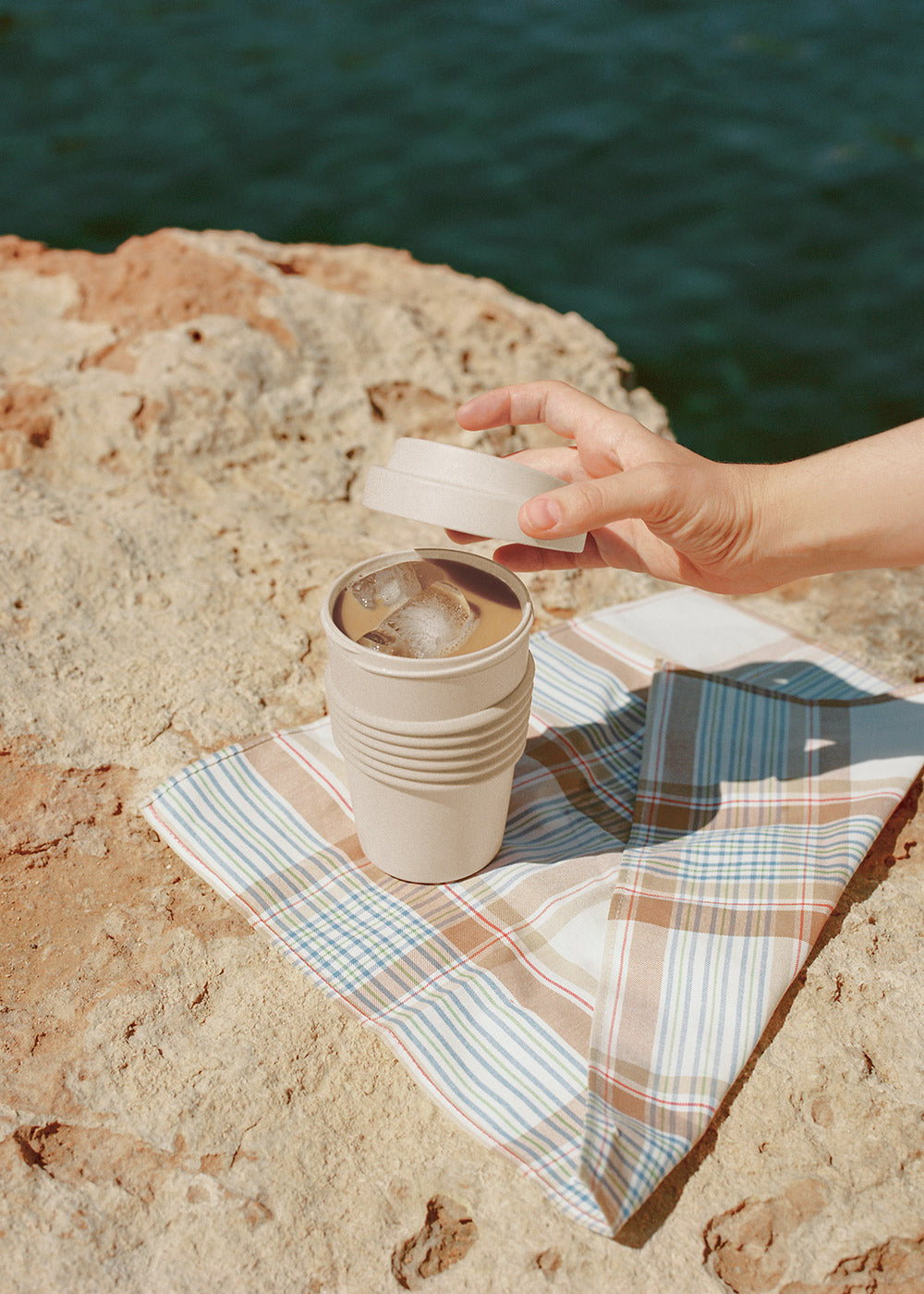 KITCHENWARE OUTDOOR ECO - Vaso con tapa para café de material reciclado