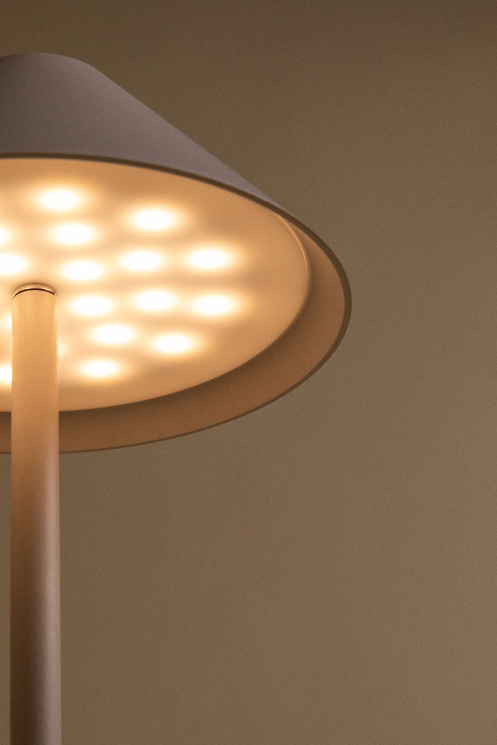 Lámpara de Pie LED Inalámbrica Asiev Blanco -  SKLUM