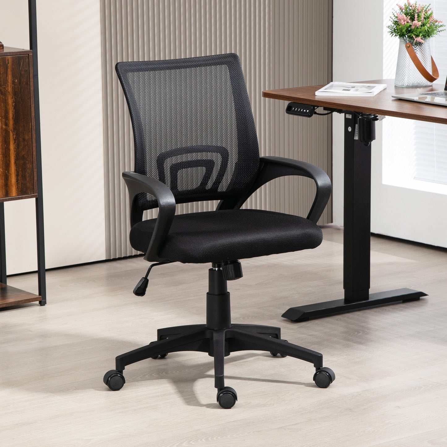 HOMCOM Silla de Oficina de Malla Silla de Escritorio Giratoria con Altura Ajustable Función de Basculante Soporte Lumbar y Reposabrazos Silla para Estudio Carga 120 kg Negro