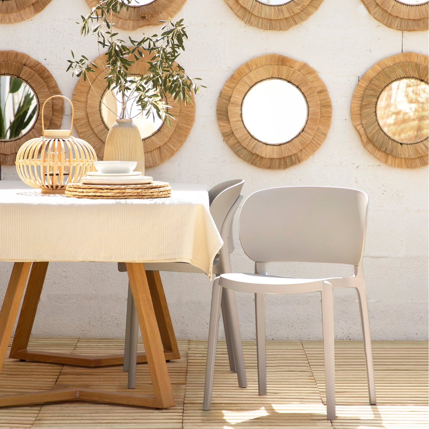 Silla de comedor en polipropileno beige Jana -  Klast