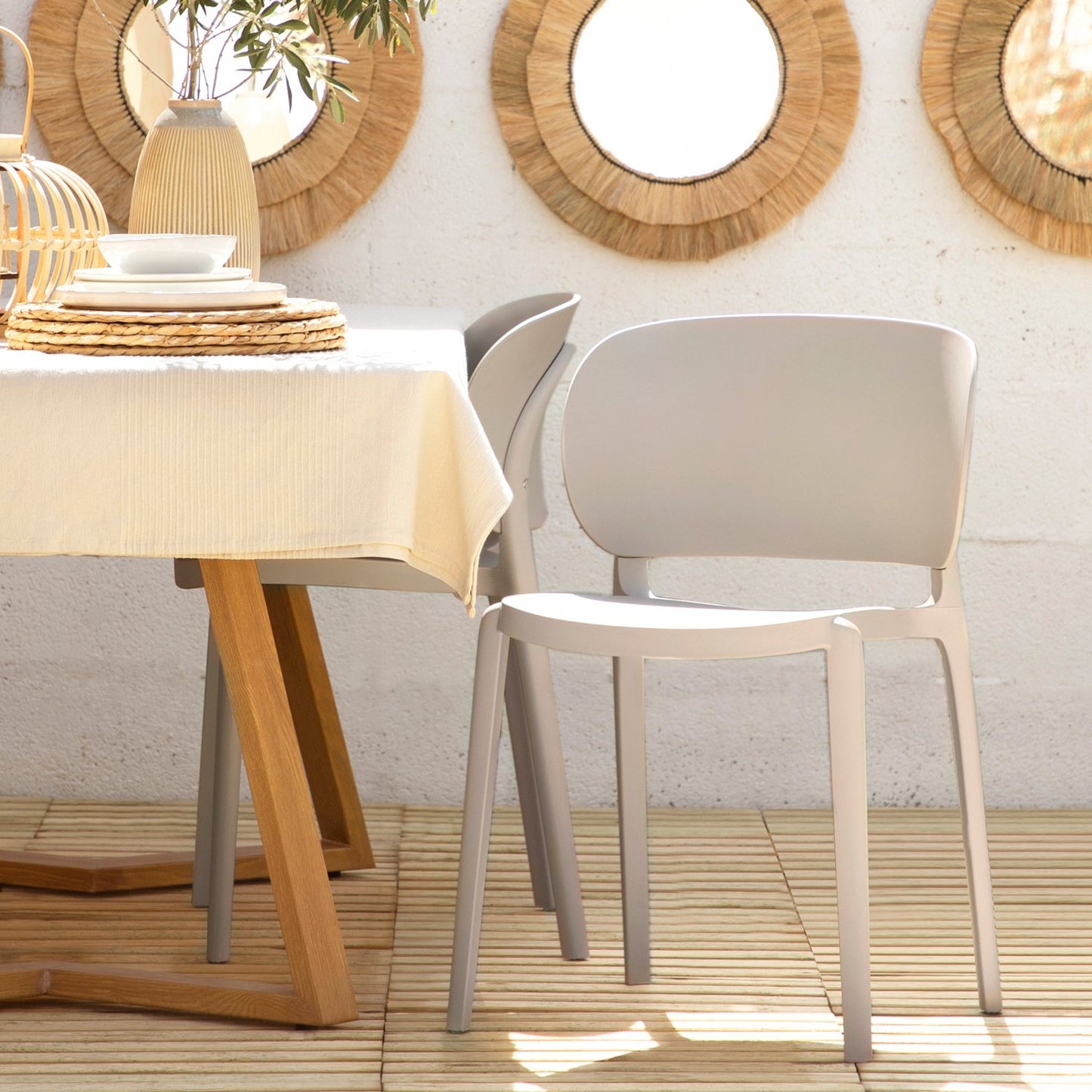 Silla de comedor en polipropileno beige Jana -  Klast