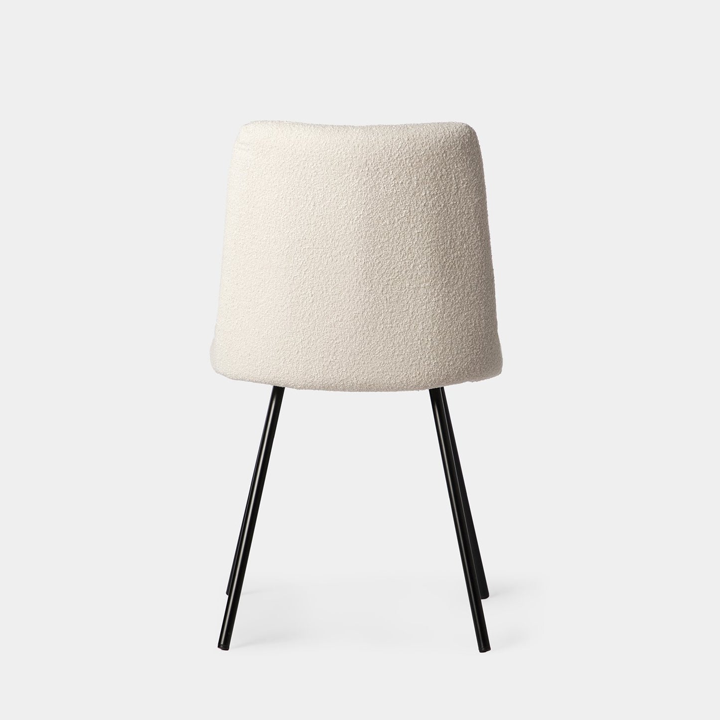 Silla de comedor tapizada bouclé beige con pata negra Tera -  Klast