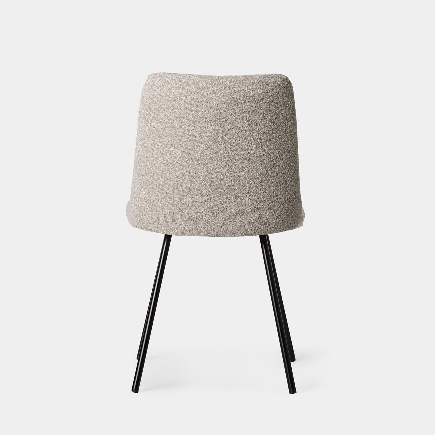 Silla de comedor tapizada bouclé gris topo con pata negra Tera -  Klast