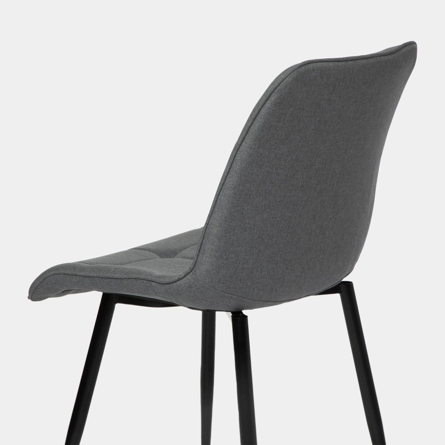 Silla de comedor tapizada gris oscuro con pata negra Marvin -  Klast