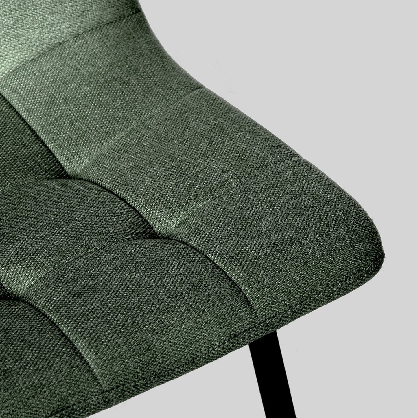 Silla de comedor tapizada verde con pata negra Ailan -  Klast