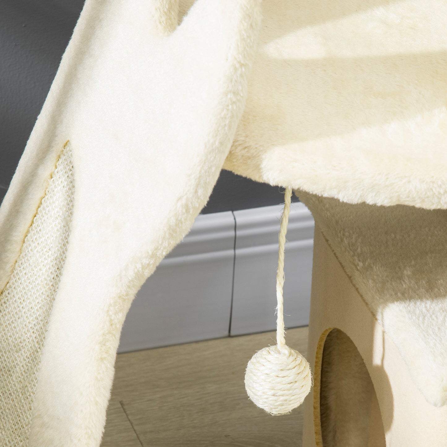 PawHut Árbol Rascador para Gatos Pequeños Altura 83 cm Torre para Gatos con Cama Cueva Plataforma Bola Colgante Postes y Rampa de Sisal 60x30x83 cm Beige