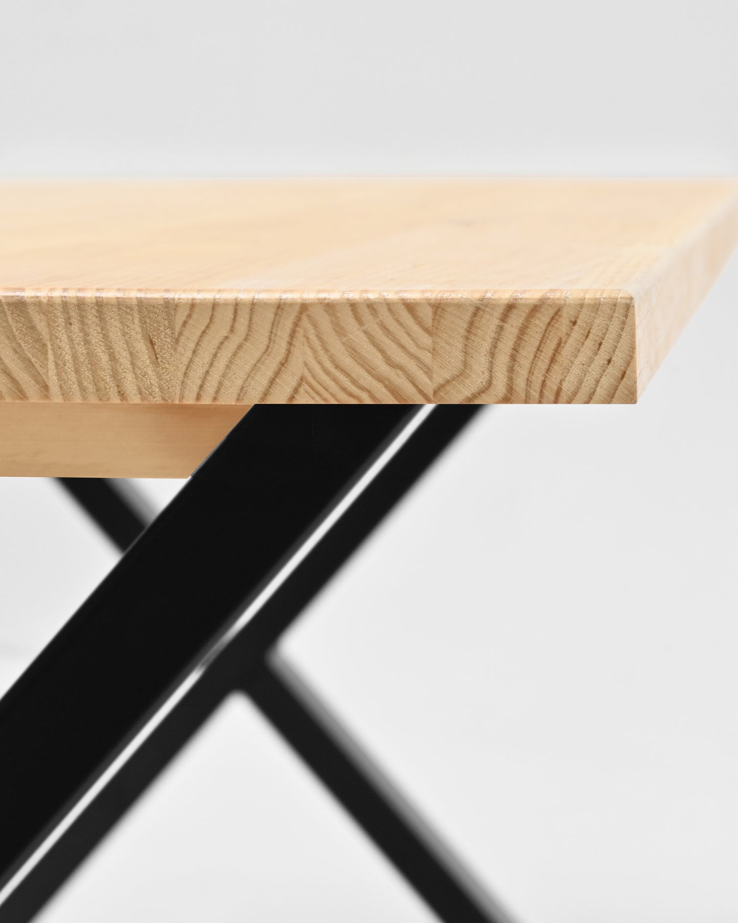 Mesa de comedor de madera maciza natural patas negras 180x80cm - DECOWOOD