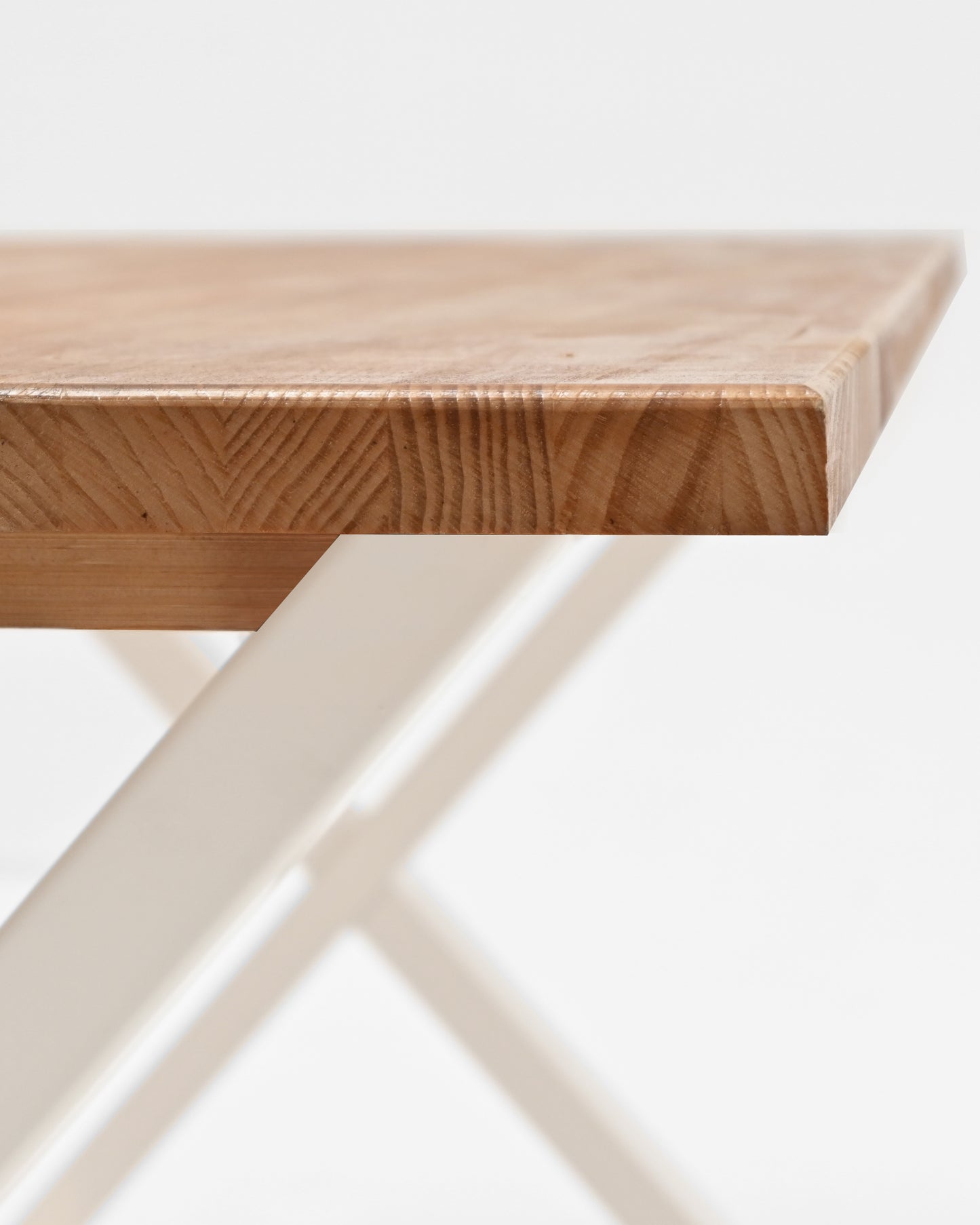 Mesa de comedor de madera maciza roble oscuro patas blancas 160x80cm - DECOWOOD