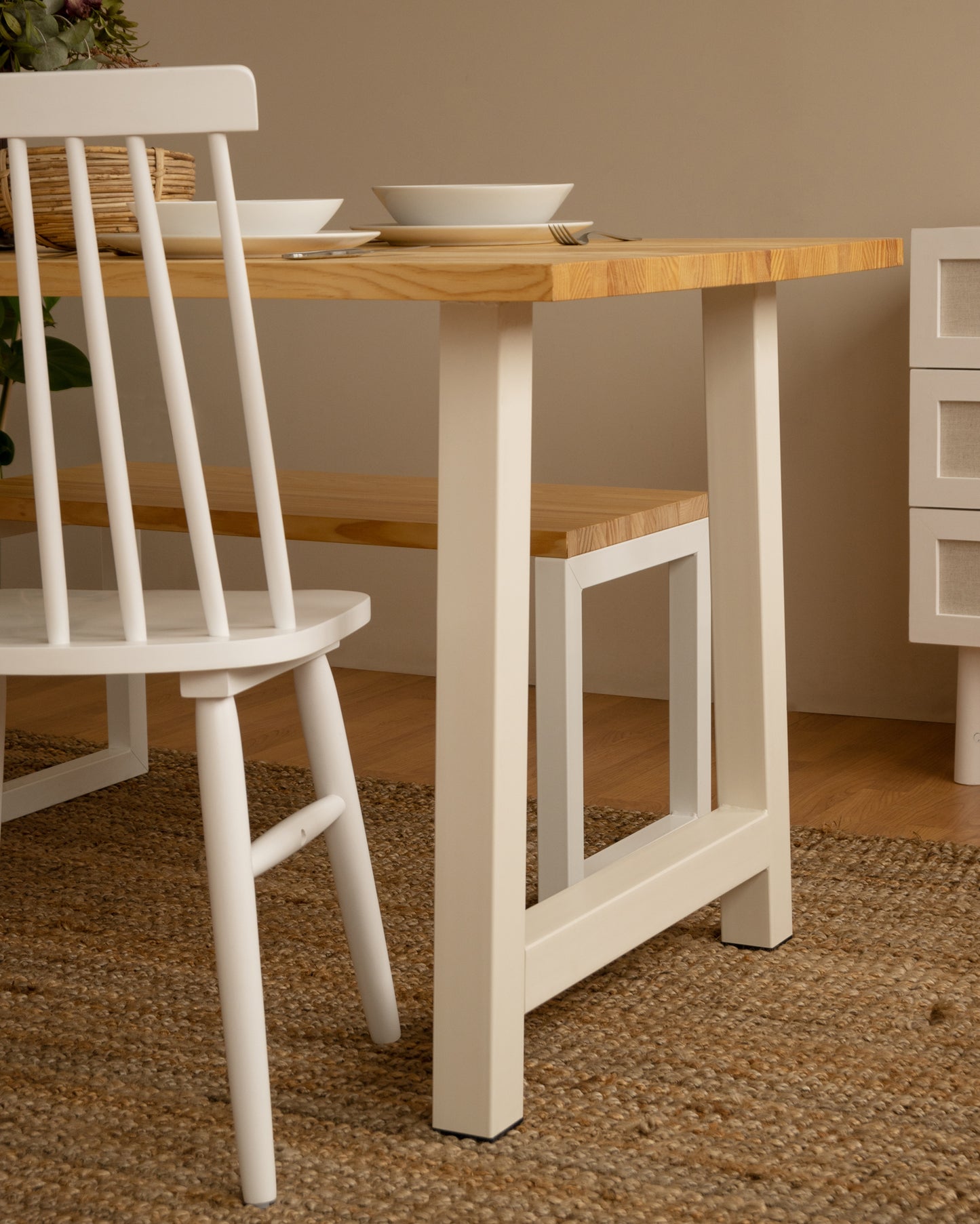 Mesa de comedor de madera maciza natural patas blancas 150x80cm - DECOWOOD