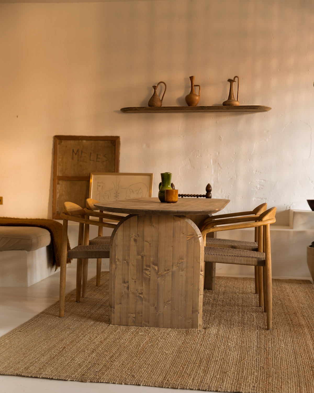 Mesa de comedor ovalada de madera maciza en tono roble oscuro 160cm - DECOWOOD