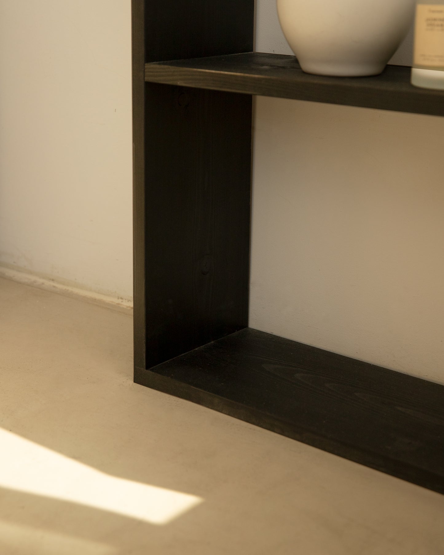 Estantería de madera mazica con 1 estante negro - DECOWOOD