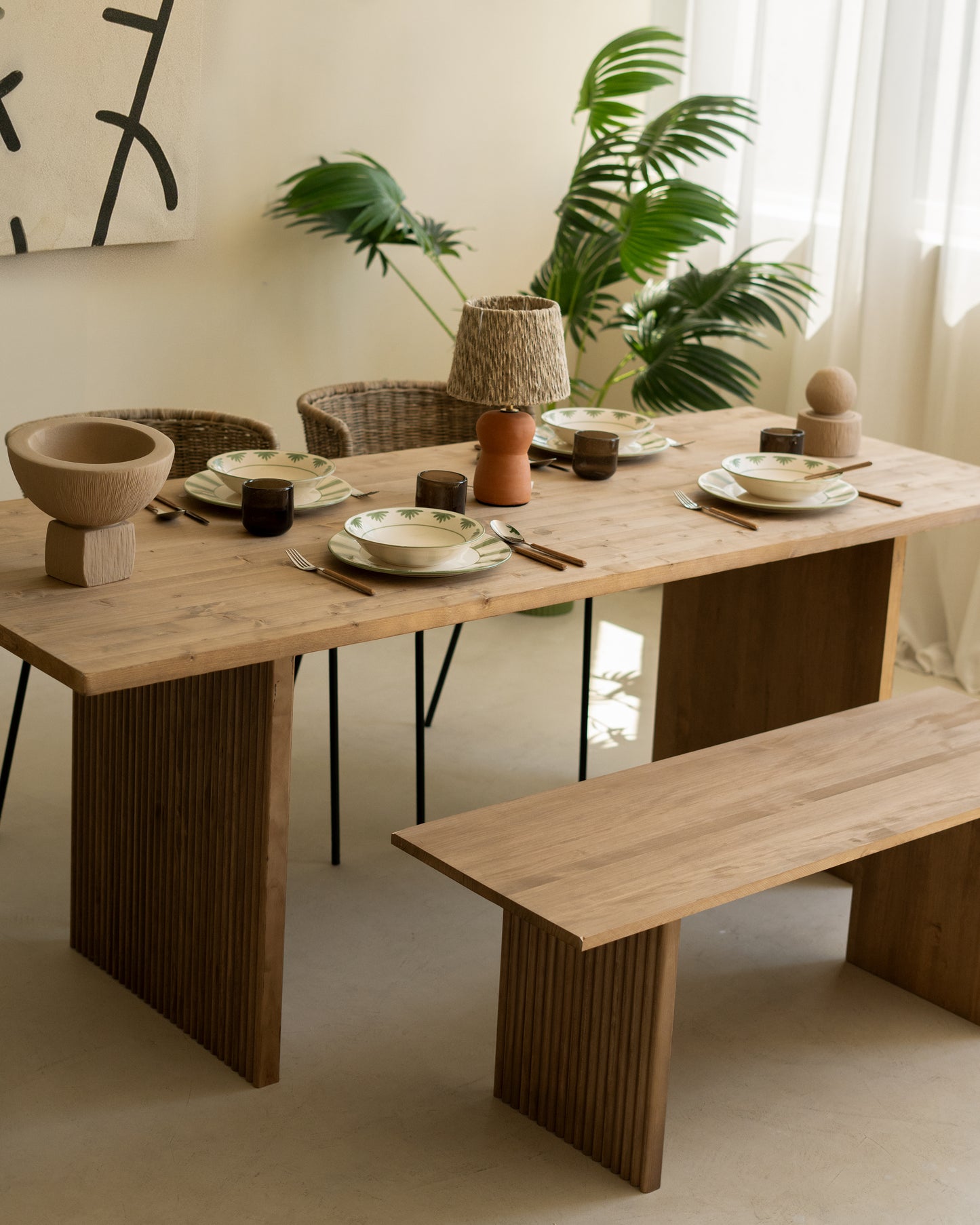 Mesa de comedor de madera maciza en tono roble oscuro de 180x75cm - DECOWOOD