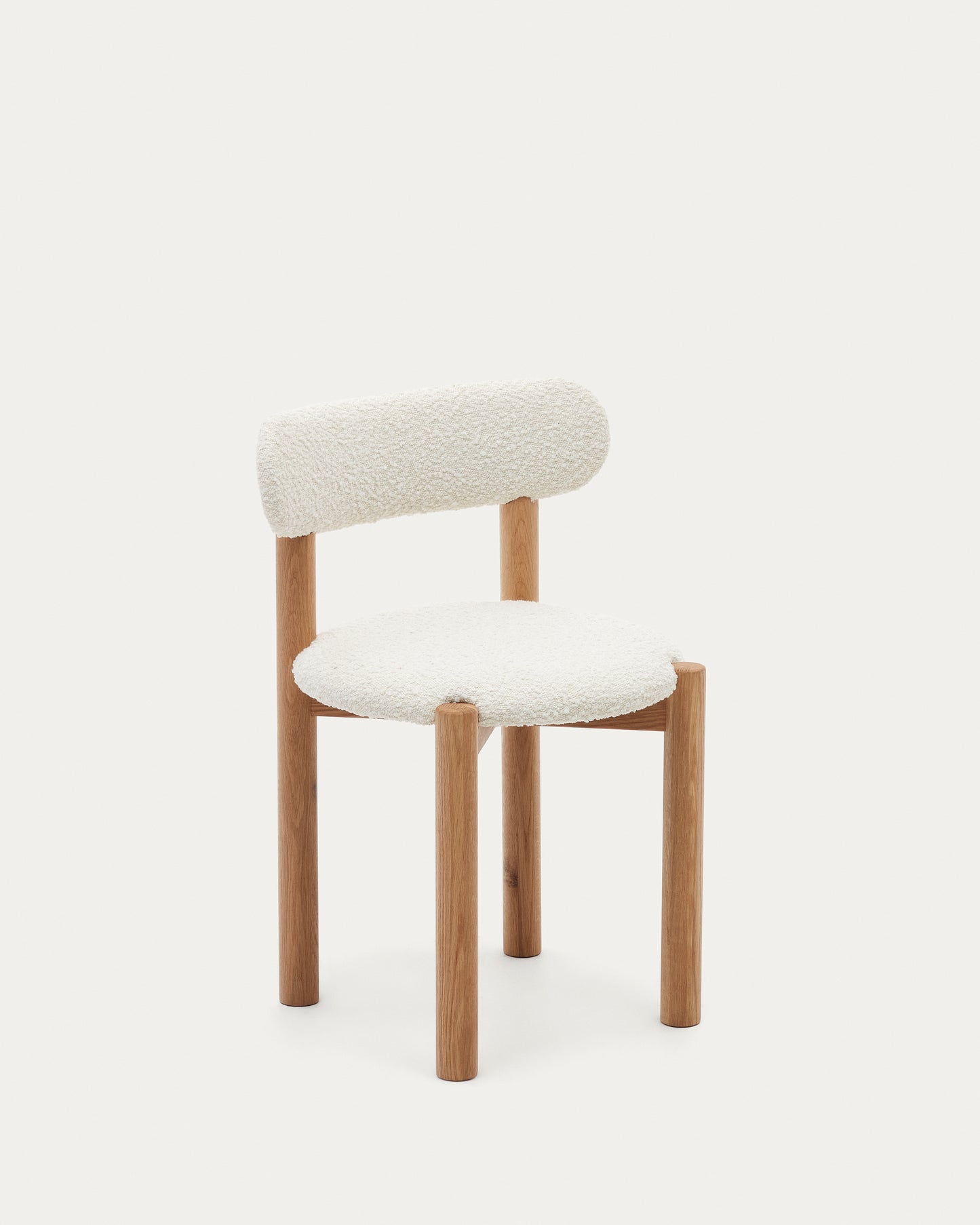 Silla Nebai borreguito blanco estructura madera maciza roble acabado natural FSC MIX Credit