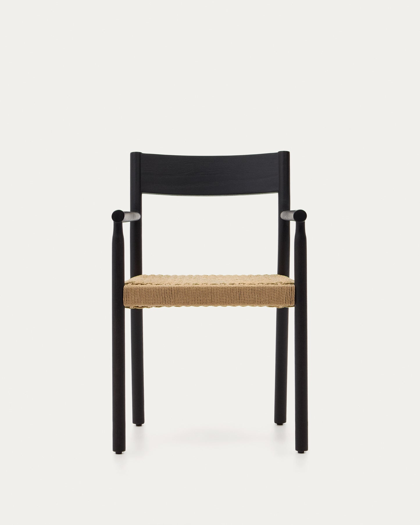 Silla Yalia de madera maciza de roble con acabado negro y asiento de cuerda FSC 100%