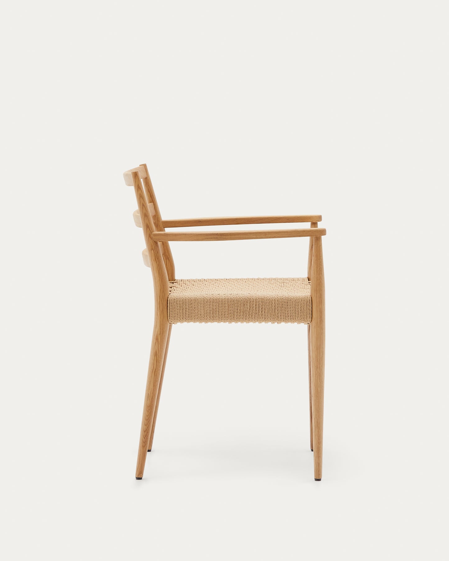 Silla Analy reposabrazos madera maciza de roble acabado natural asiento cuerda FSC 100%