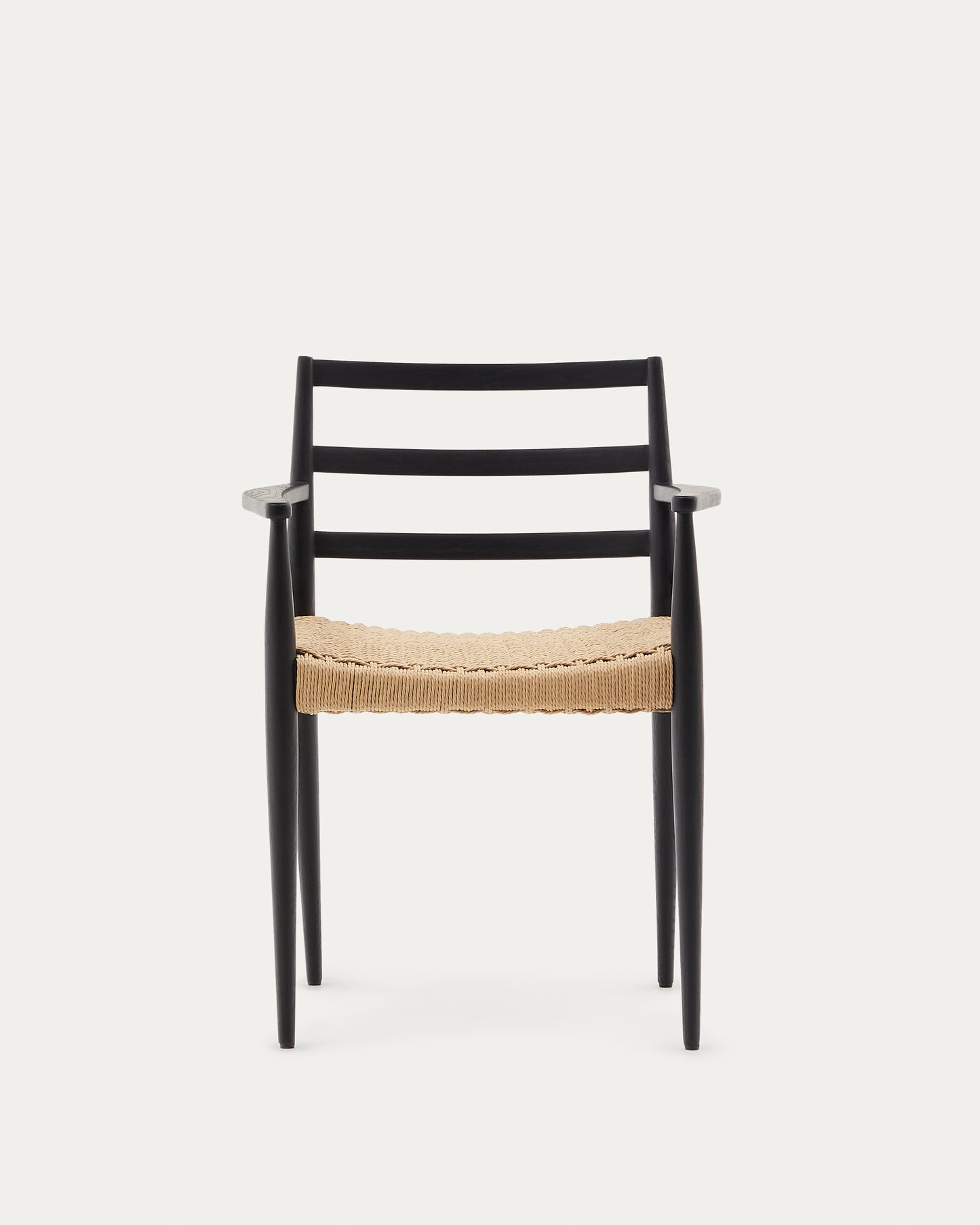 Silla Analy con reposabrazos madera maciza de roble acabado negro asiento cuerda FSC 100%