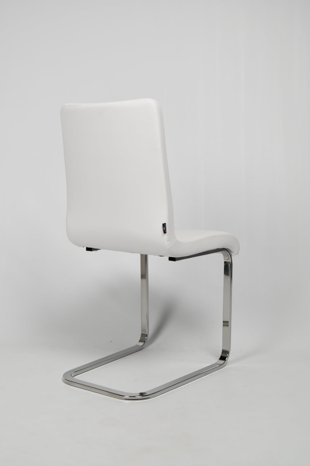 Tommychairs - Set 2 sillas Greta Cantilever con Patas de Acero Cromado de Alta Resistencian, Asiento en Madera Multicapa, tapizado en Polipiel Blanca