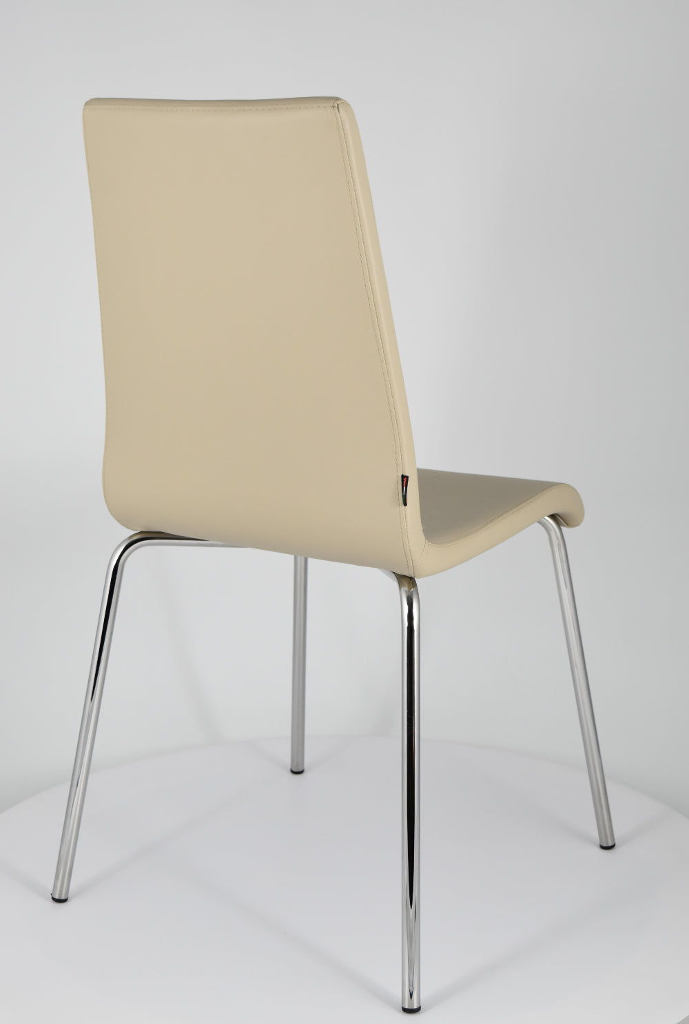 Tommychairs - Set 4 sillas Madrid con Patas de Acero Cromado y Asiento en Madera Multicapa, tapizado en Polipiel Color Lino