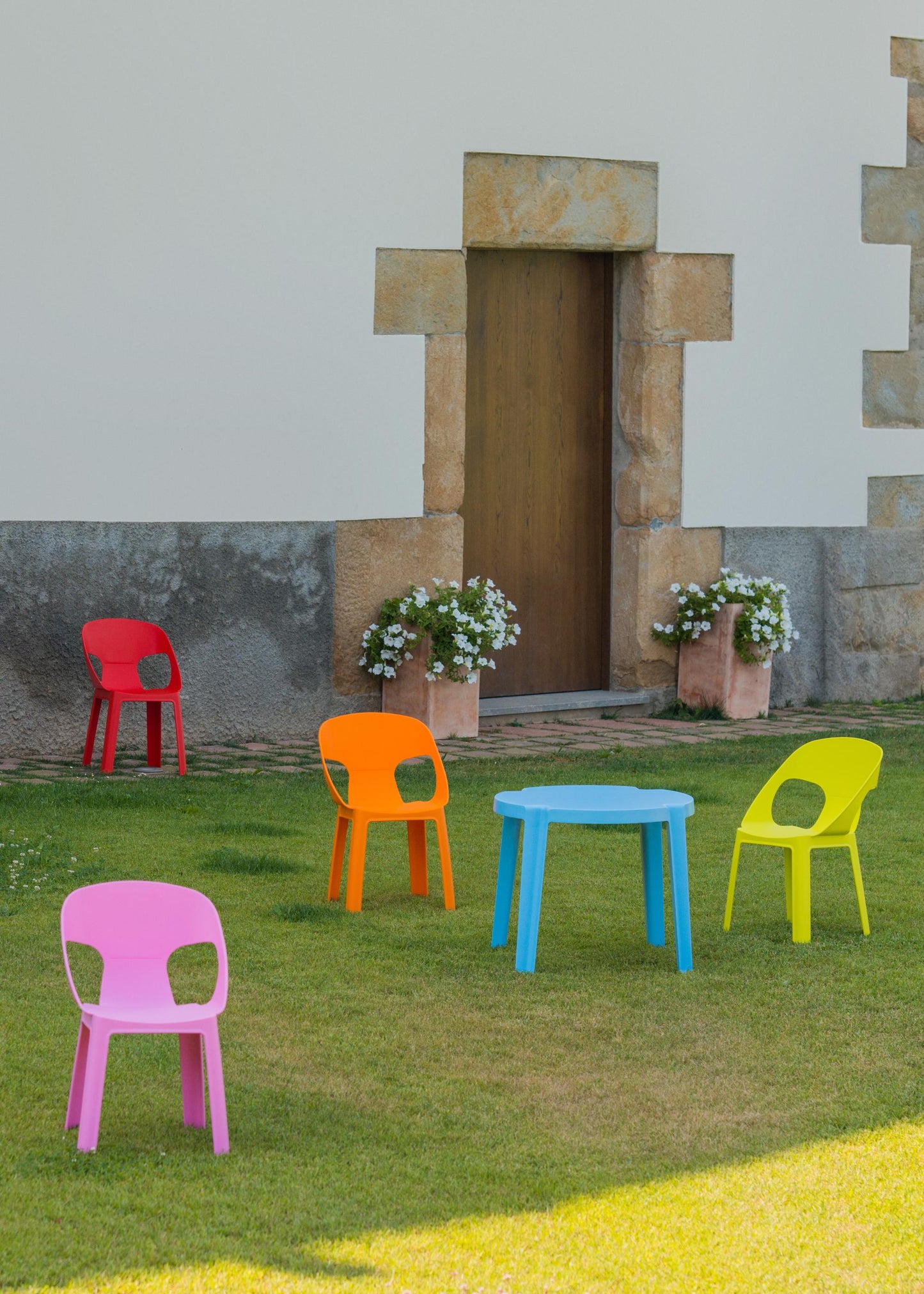 Garbar rita set 4+1 infantil silla-mesa interior, exterior azul cielo/rosa/rojo/naranja/verde lima