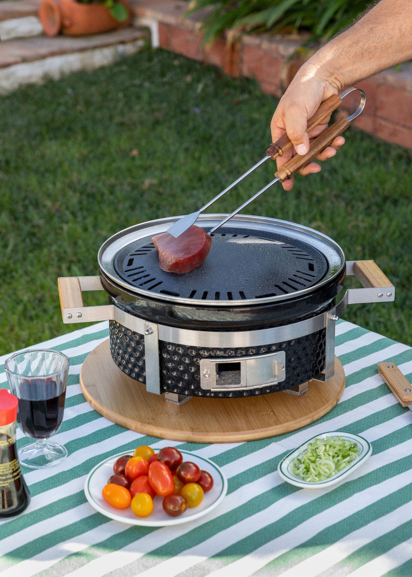 BBQ KAMADO HIBACHI - Barbacoa redonda con grill y plancha