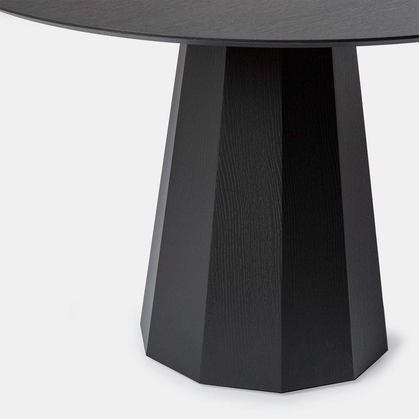 Mesa de comedor redonda Ø120 en madera color negro Olivier -  Klast