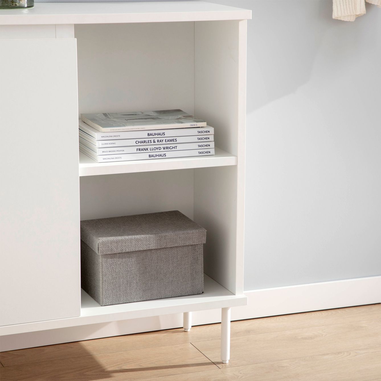 Mueble recibidor con puerta en madera color blanco Esben -  Klast