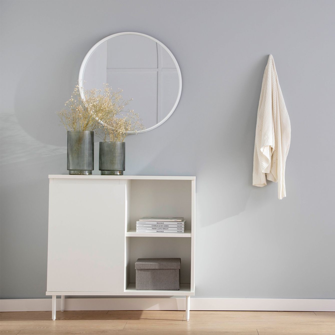 Mueble recibidor con puerta en madera color blanco Esben -  Klast