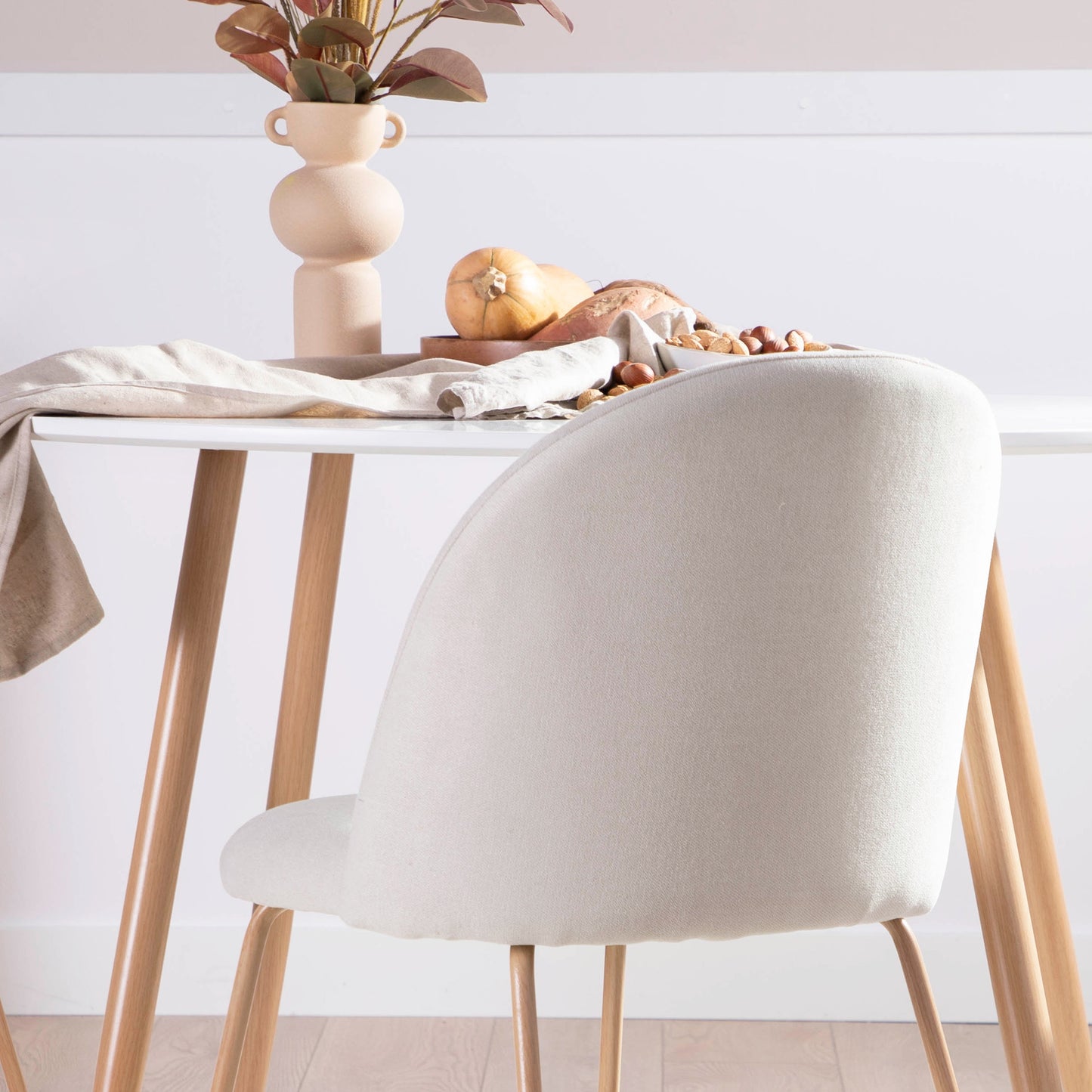 Pack 4 sillas de comedor tapizadas Basic beige con pata natural Olivia -  Klast