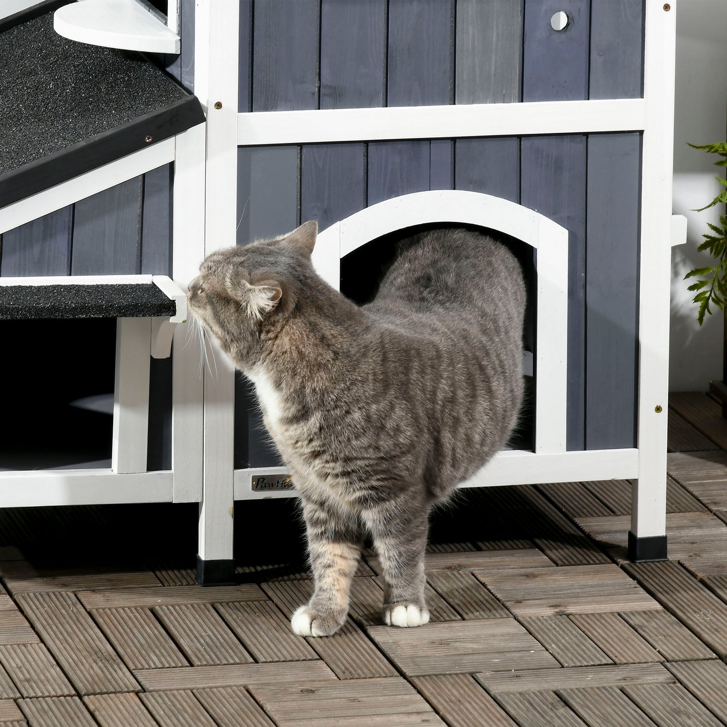 PawHut Casa para Gatos de Madera con Macetero 96x65x85,5 cm Caseta para Gatos de 2 Niveles Refugio para Gatos con Techo Asfáltico Ventana y Múltiples Entradas para Interior y Exterior Gris