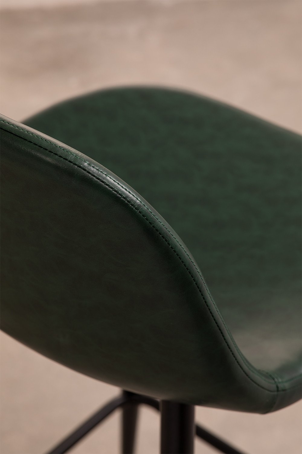 Pack de 4 Taburetes Altos en Polipiel Glamm ↑75 cm Verde Jungla Negro -  SKLUM