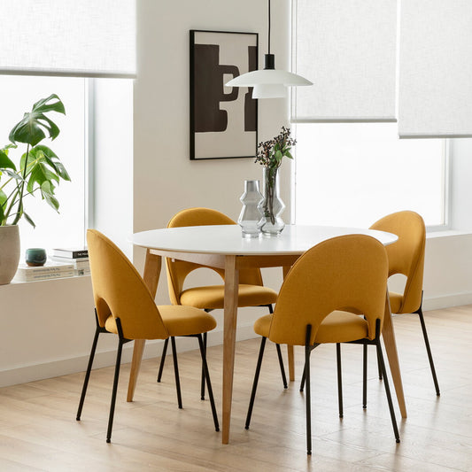 Conjunto mesa de comedor extensible redonda blanca-natural 120 + 4 sillas tapizadas mostaza Conjunto  - Kenay Home