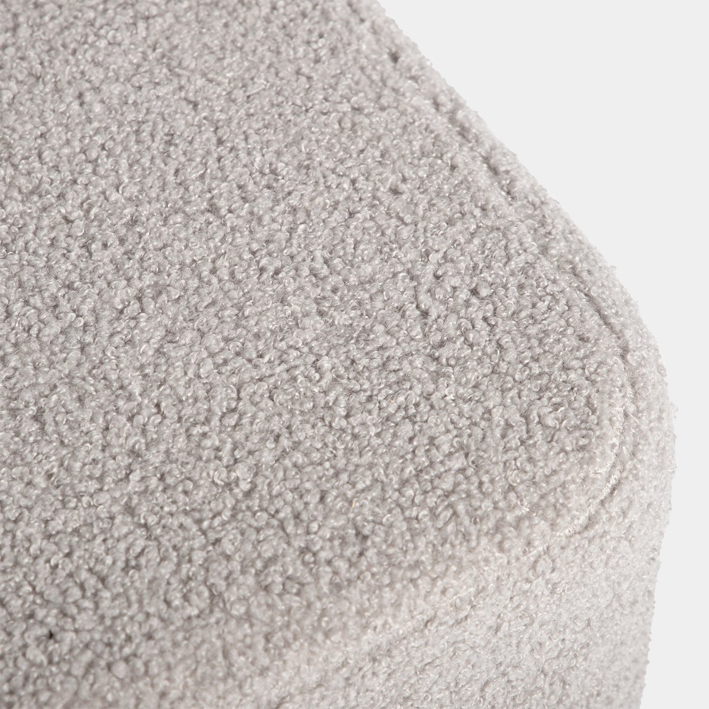 Puf cuadrado tapizado en borreguito gris Muna -  Klast
