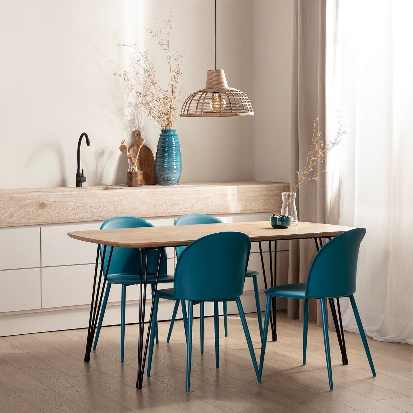 Silla de comedor en polipropileno azul Clark -  Klast