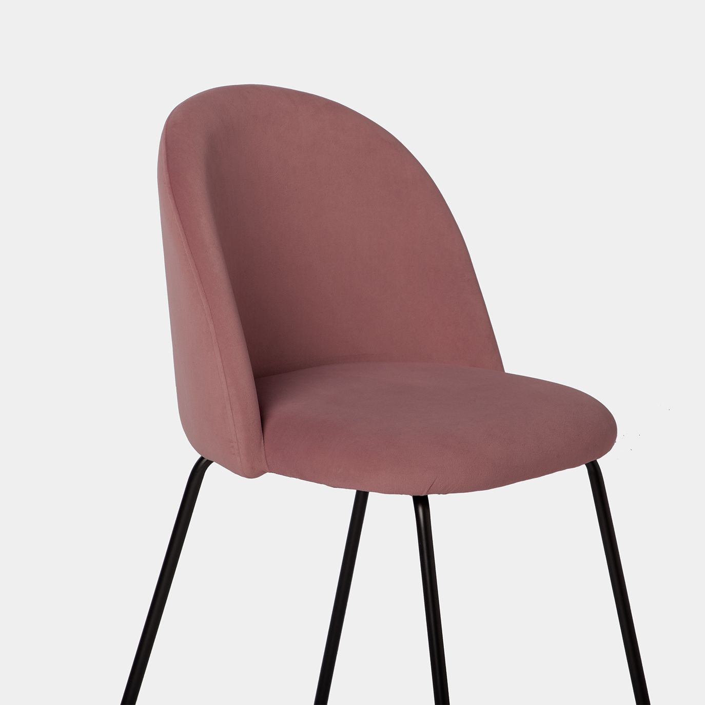 Silla de comedor tapizada terciopelo rosa con pata negra Olivia -  Klast