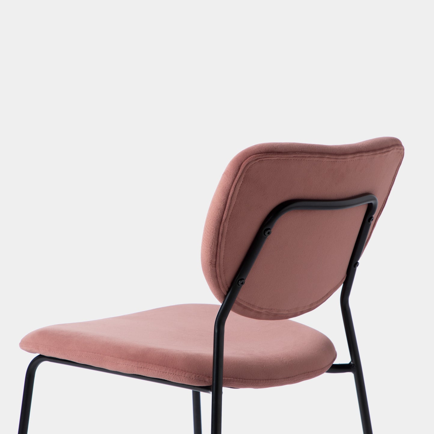 Silla de comedor tapizada terciopelo rosa con pata negra Taylor -  Klast