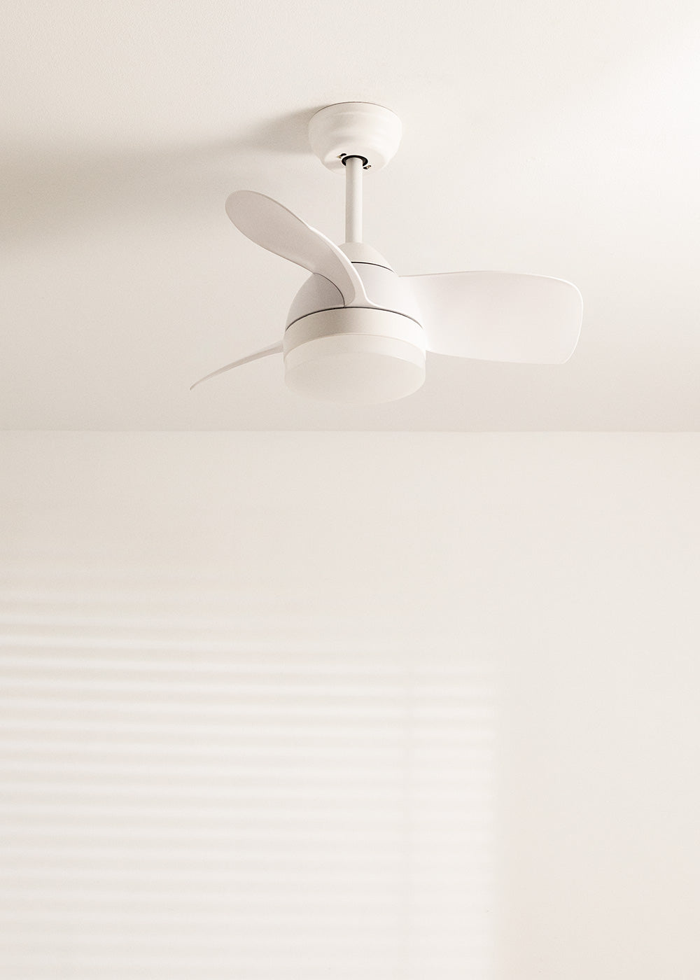 WIND ROUND - Ventilador de techo 40W silencioso Ø76 cm con luz LED de 15W